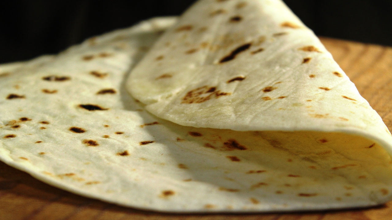 Flat Pan to Prepare Piadina Romagnola testo Romagnolo per Piadina